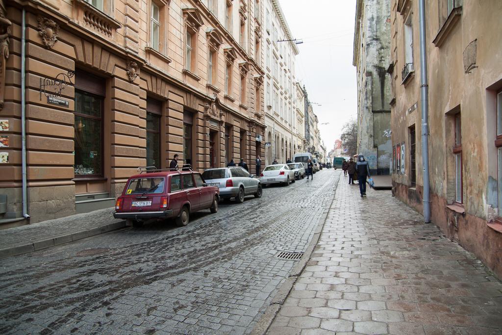 "Eva Stories" Movie Apartment On Rynok Square Lviv Buitenkant foto