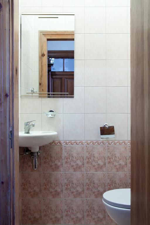 "Eva Stories" Movie Apartment On Rynok Square Lviv Buitenkant foto